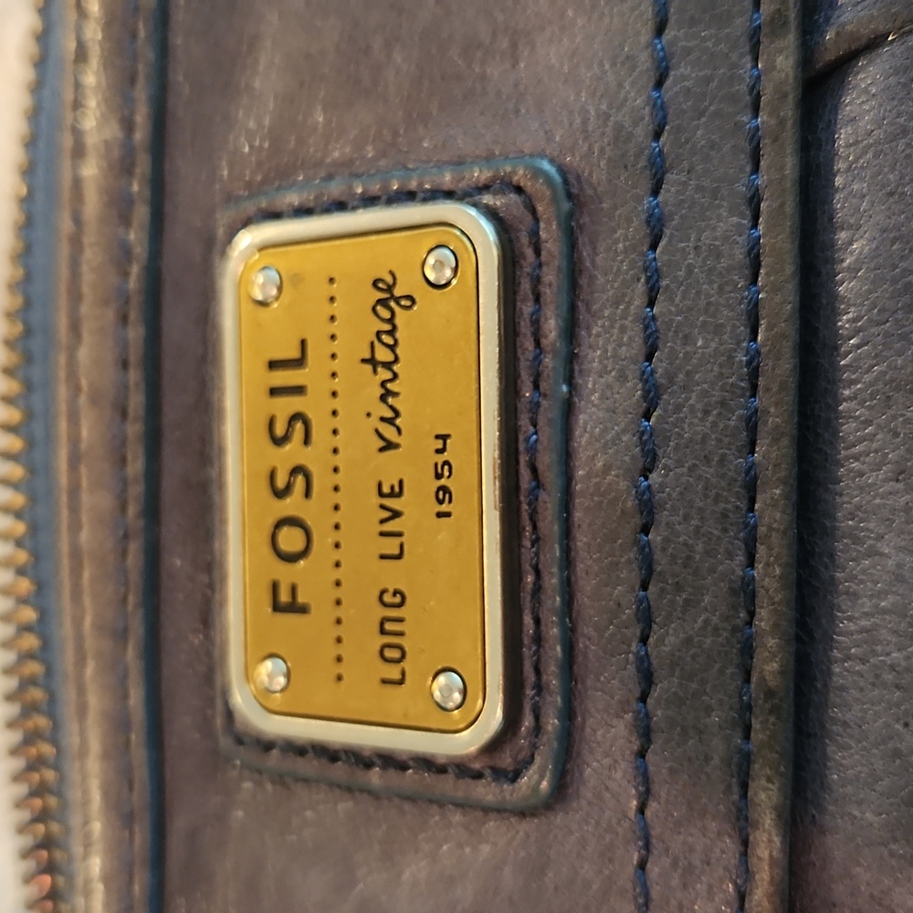 Fossil blue gray distressed wallet